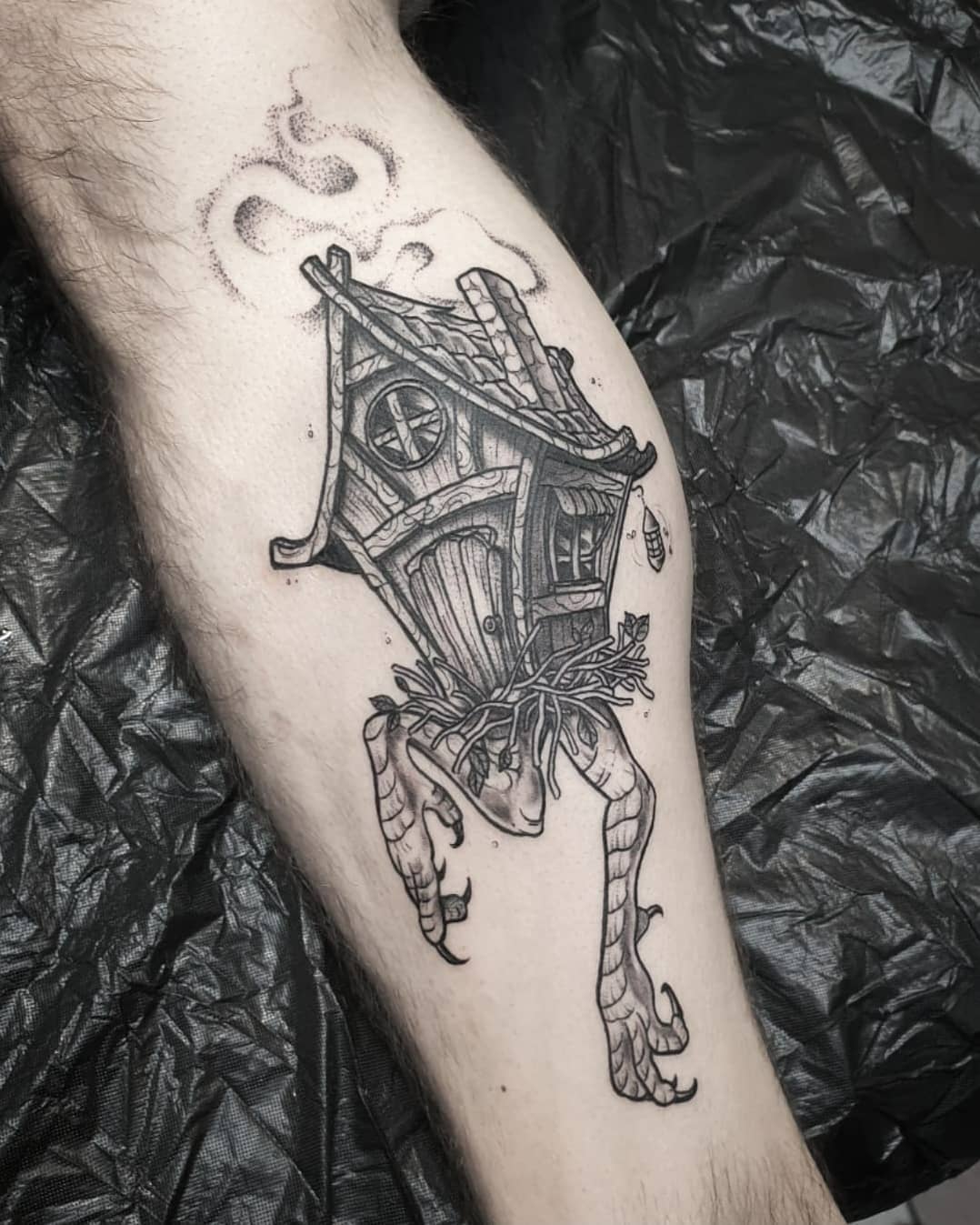 Baba Yaga for homey @elijawho
.
.
.
.
#babayaga #darktattoo #babayagatattoo #ink