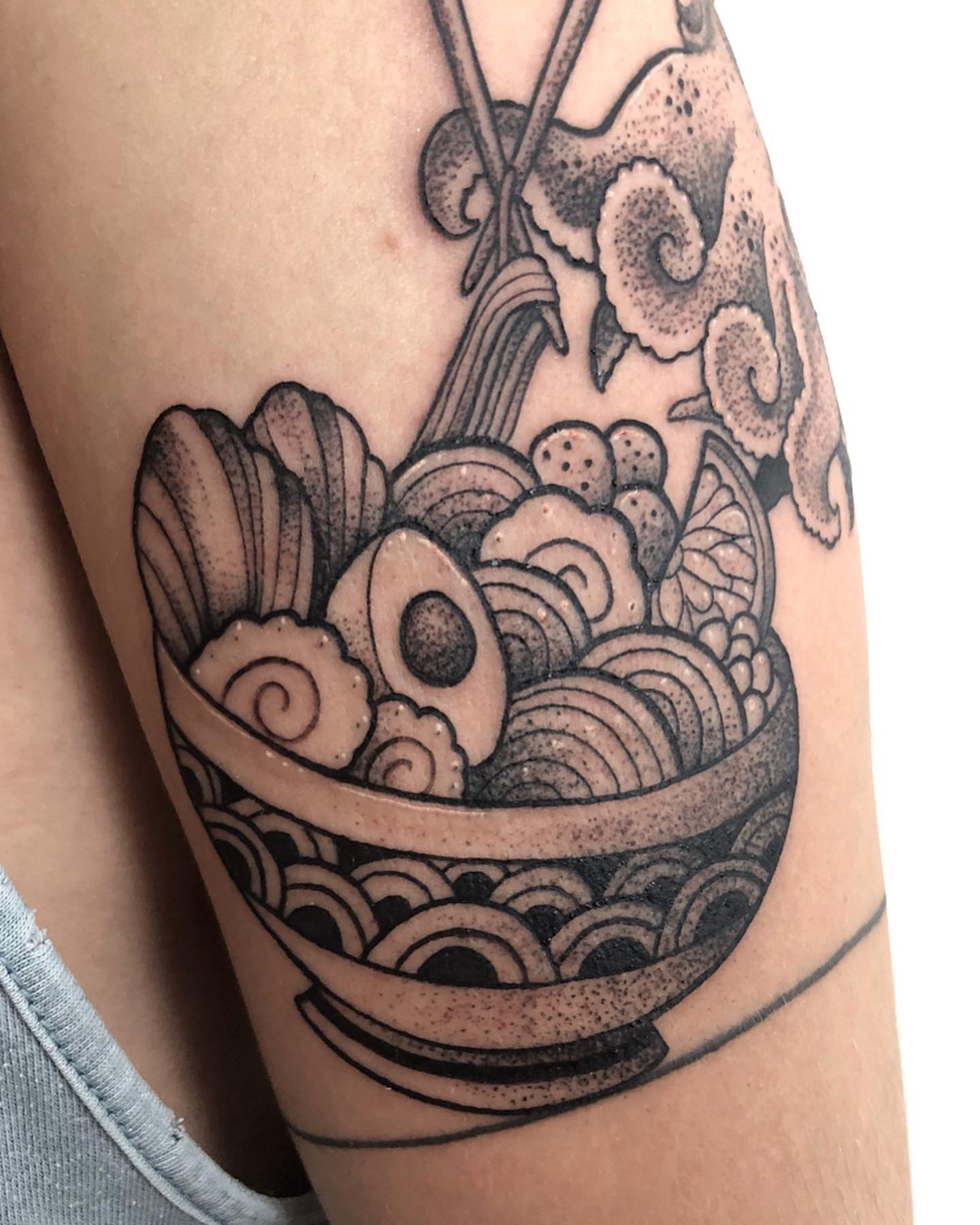 Danke Alexander!  #ramen #ramentattoo #octopus #snack #blackwork #blackworkerssu