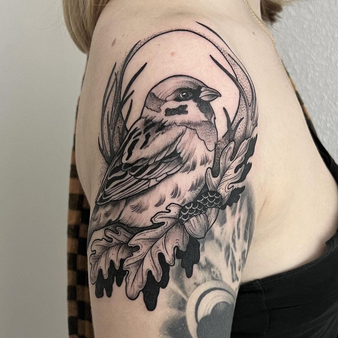 Danke Anike 

#smolbirb #sparrow 
#tattoo #inked #blackworkers #tattooed #blackt