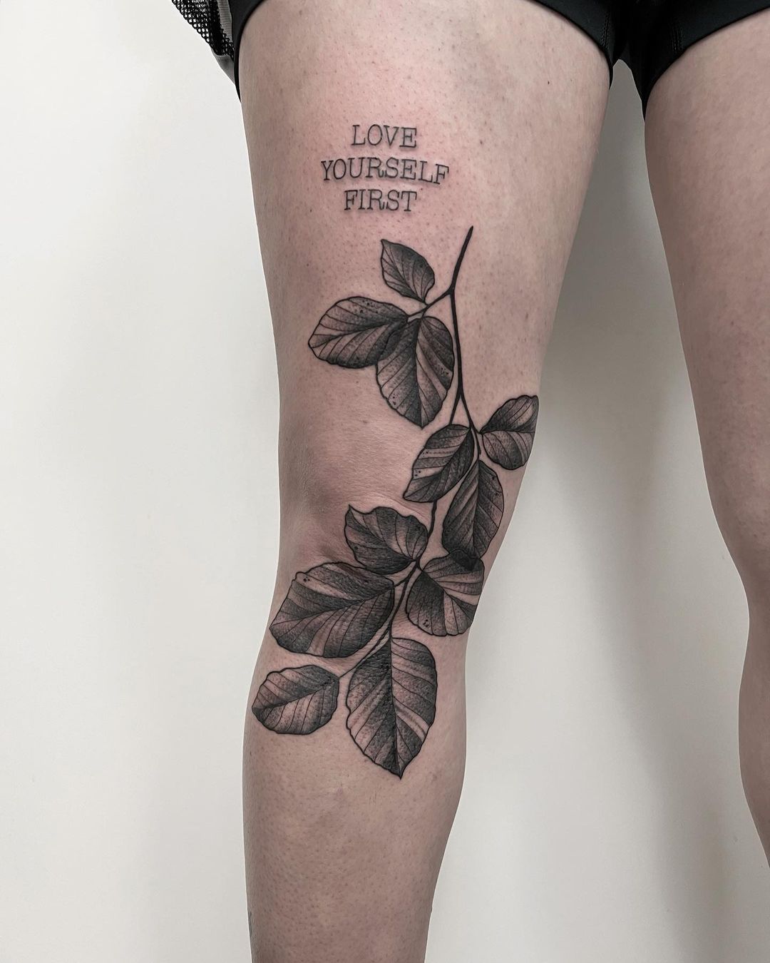 Danke Ines 

#blkttt #blackworkers #kneetattoo #blackworkerssubmission #natureta