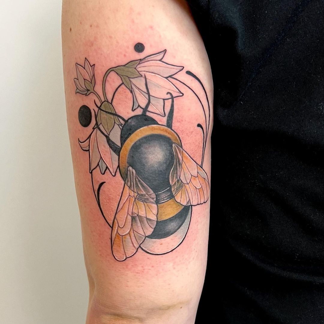 Danke Ricarda   

#tattoo #bumblebee #neotradeu #neotrad #tattooart #tattoos #in