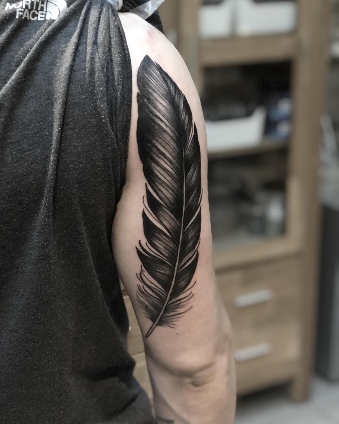 Danke Willem! #feathertattoo #rabe #raven #nordictattoo #blackwork #darkart #all