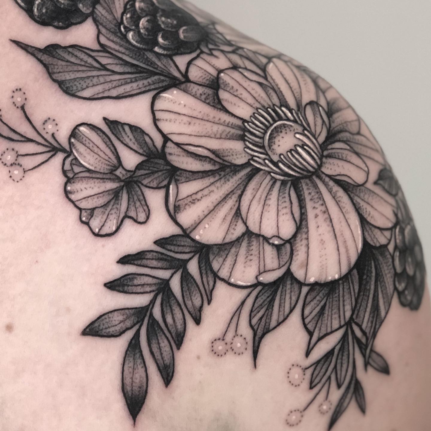 Danke liebe Katharina  #flowertattoo #flowers #peoniestattoo #wildflowertattoo #