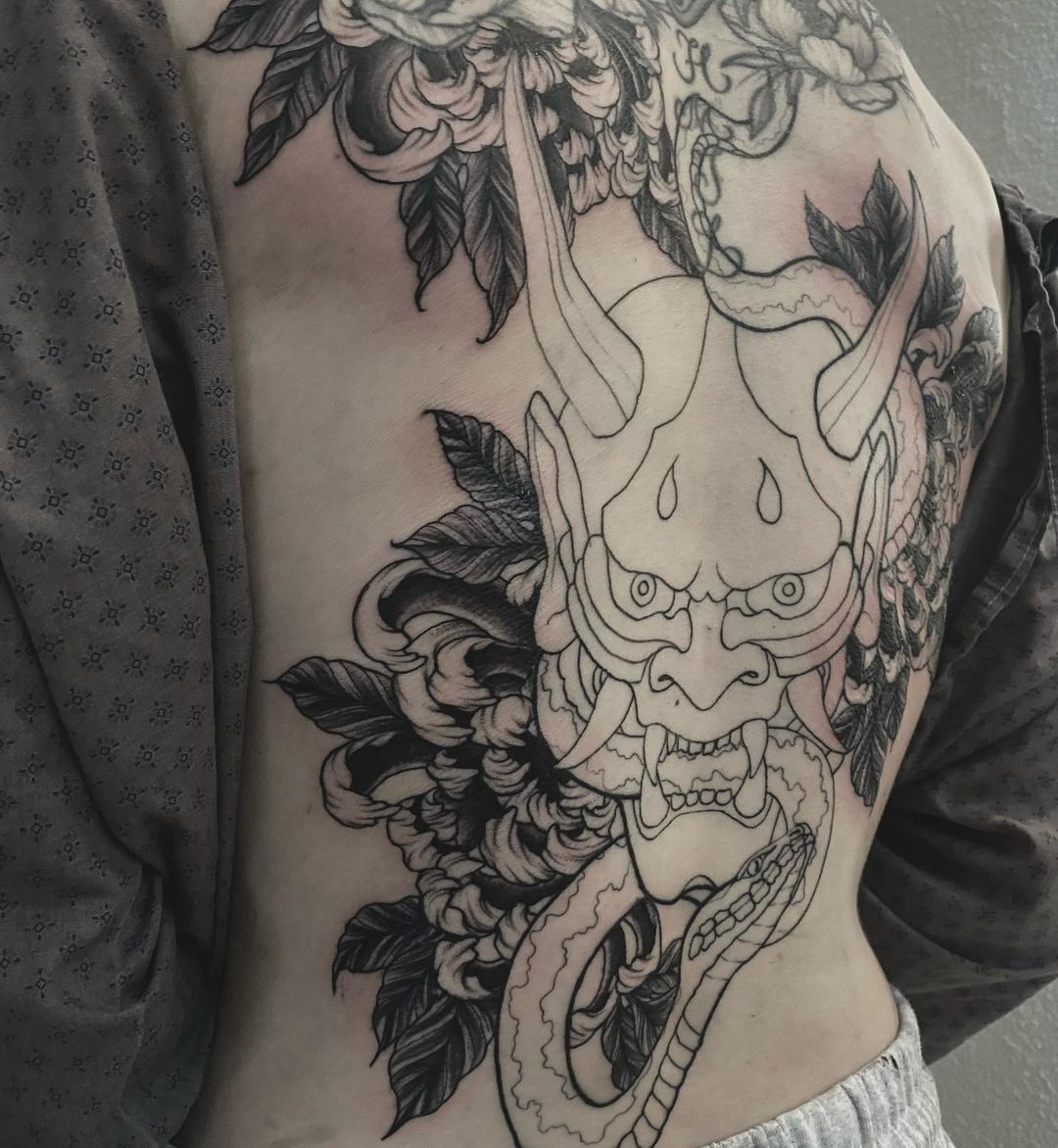 In Arbeit auf Ronja 
.
.
.

#tattoo #blackwork #tattooart #ink #blackworkers #ta