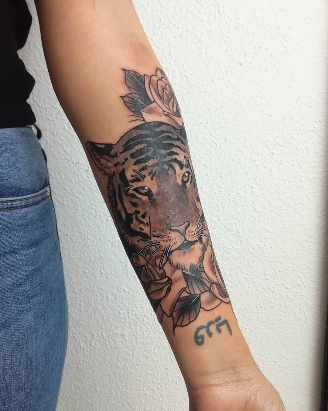 In einer session mit @minaxshirin durchgerockt!
-
#tigertattoo #tiger #tattoo #t