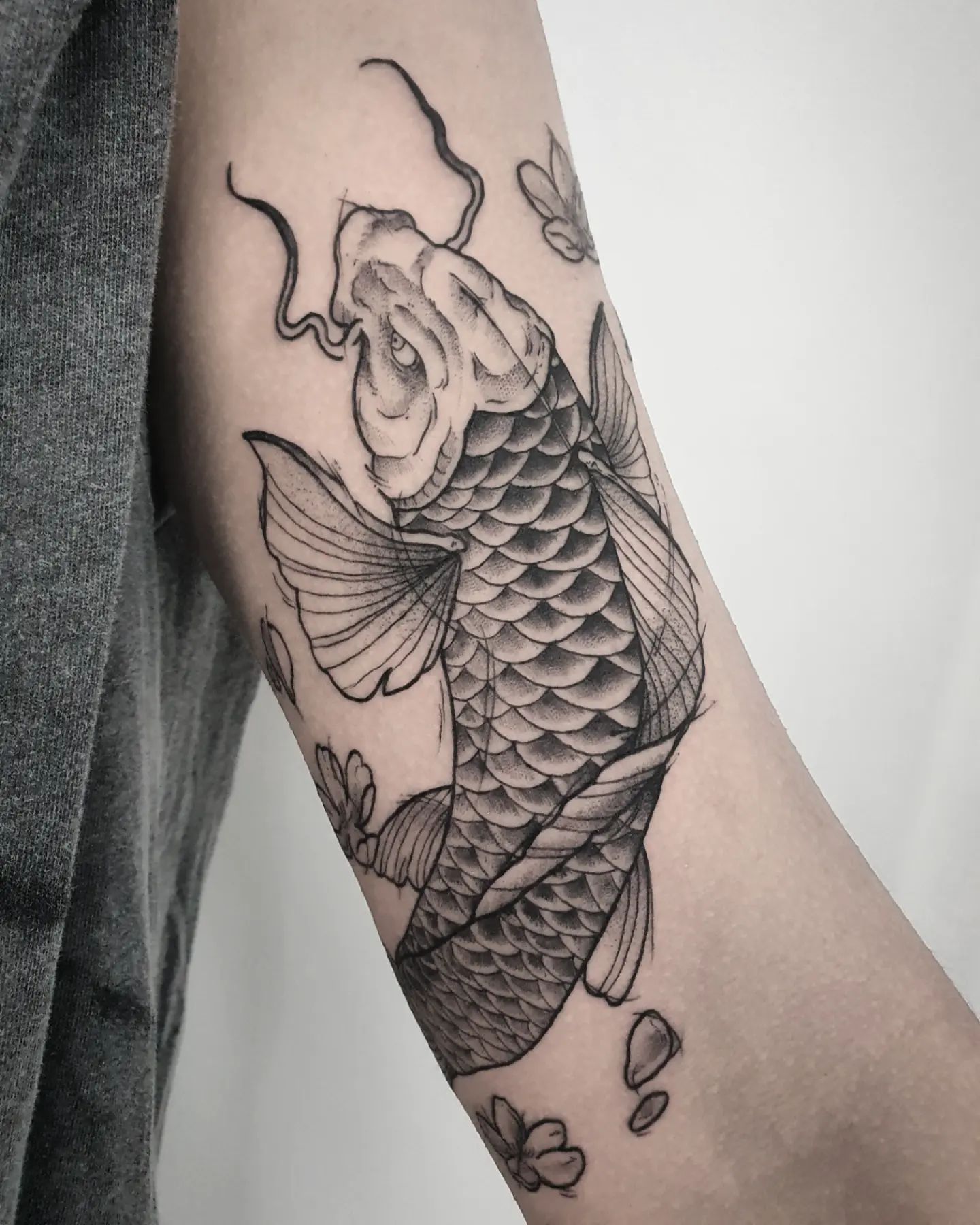 Koidude for homegirl @konkubinator
.
#tattoo #japanesetattoo #koi #blackwork #ta