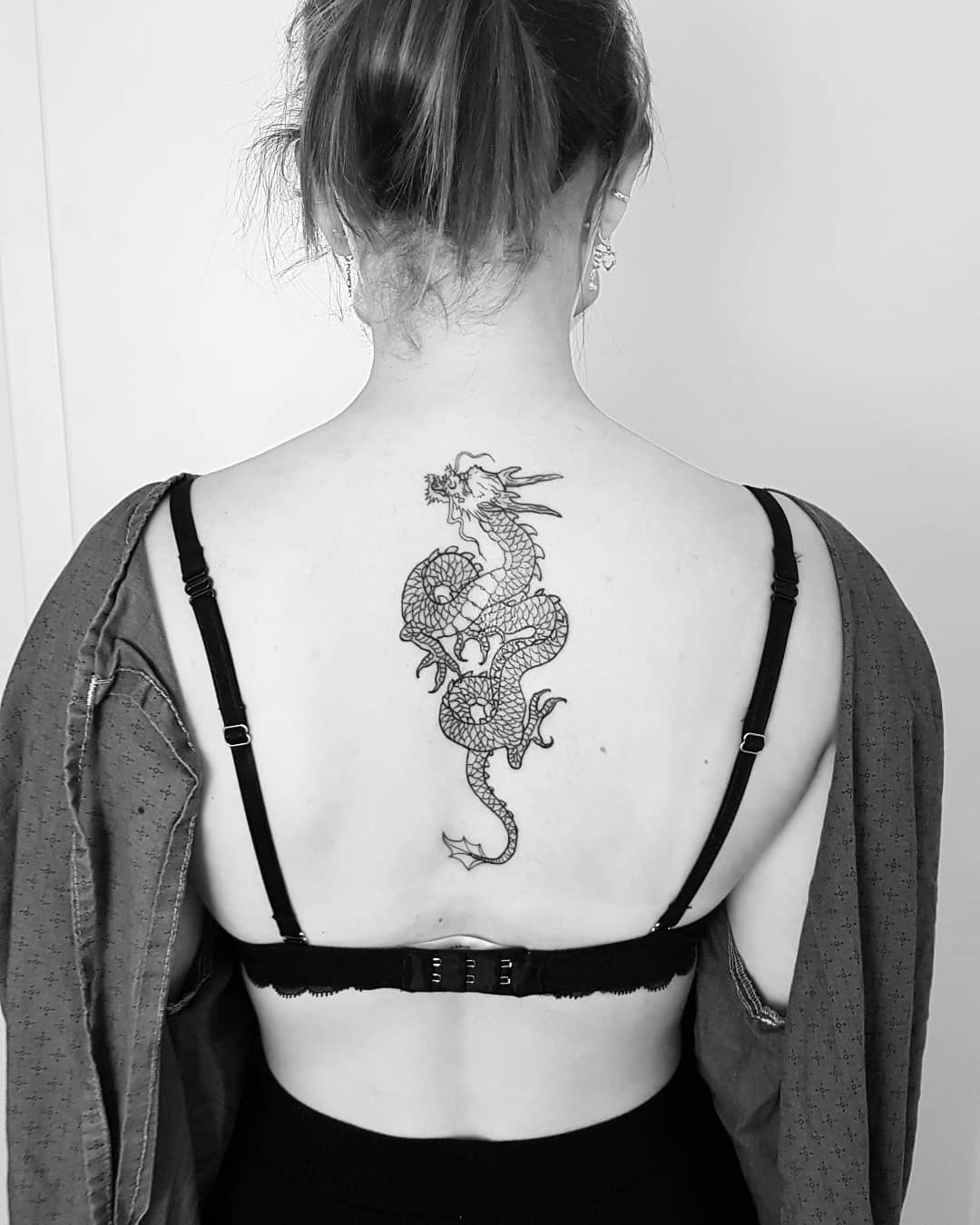 Line dragon on @julia_tms. Thanks for being so chill! -
#tattoo #irezumi #tattoo
