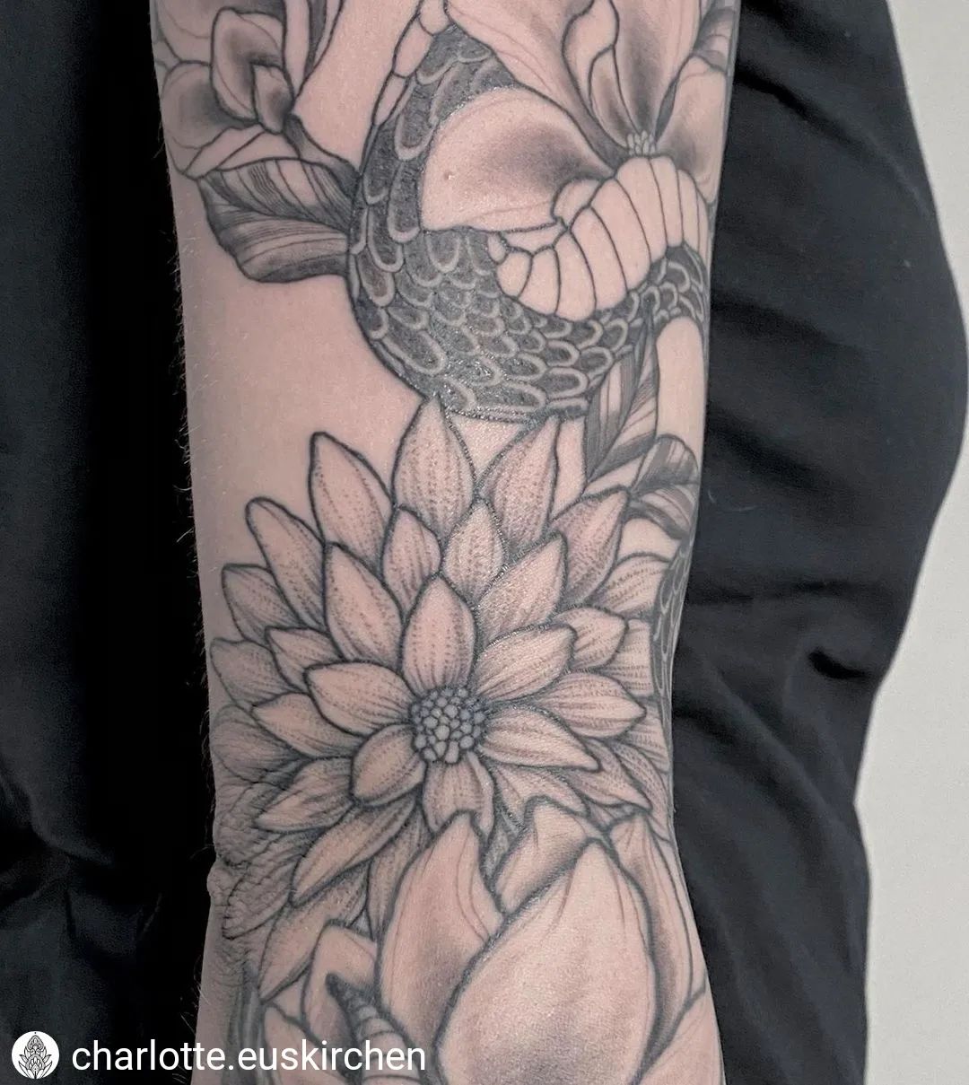 Neu von @charlotte.euskirchen
•••••••
In Arbeit auf Svenja 
.
.
.

#tattoo #tatt