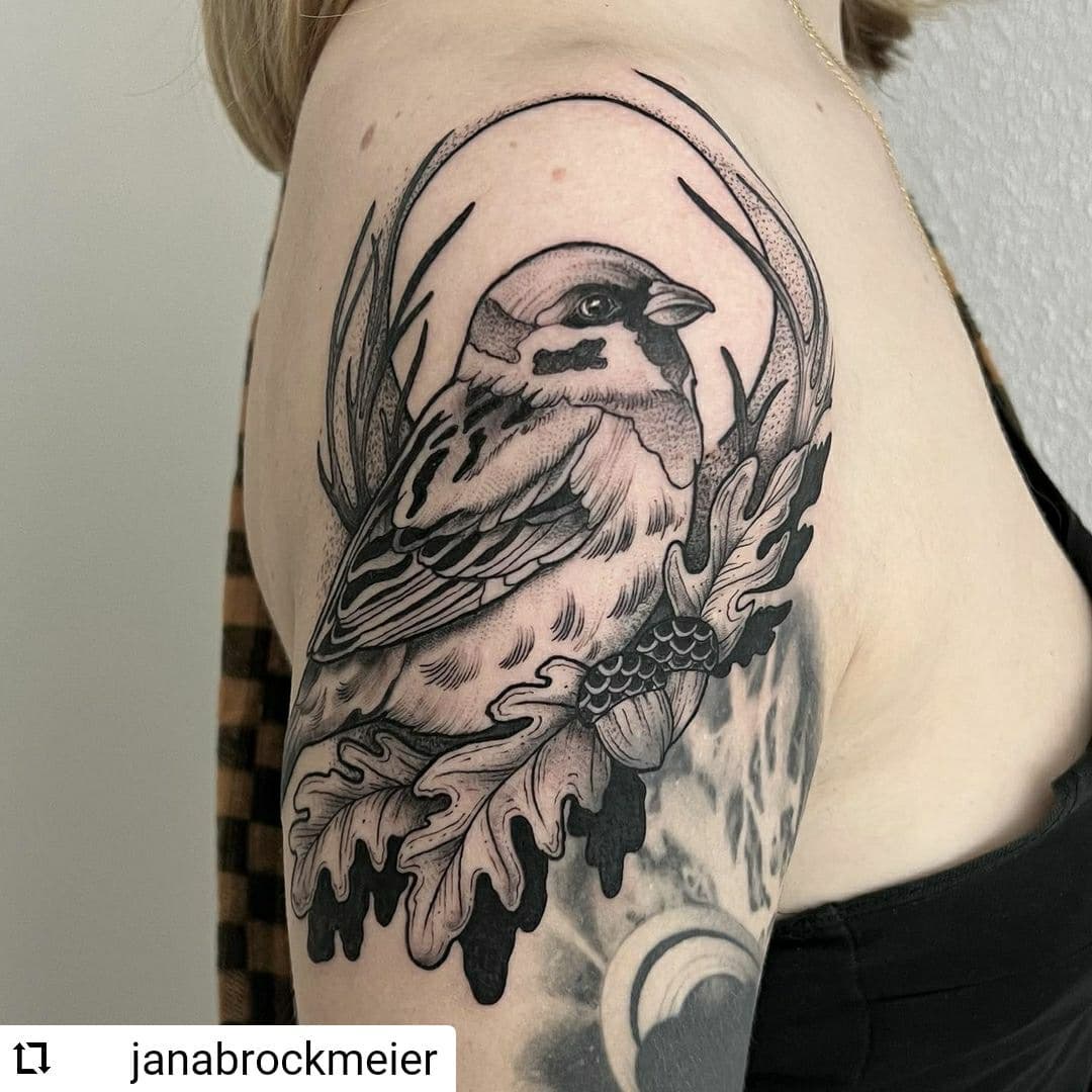 Neu von @janabrockmeier
...
Danke Anike 

#smolbirb #sparrow 
#tattoo #inked #bl