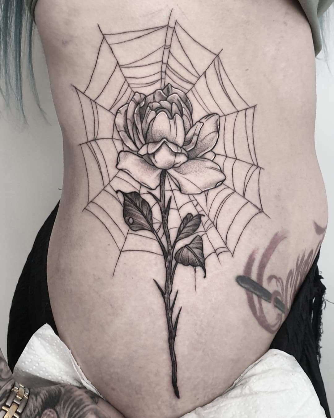Shoutout to Sonja for being so chill today 
.
.
.
.
#tattoo #blackwork #blackwor