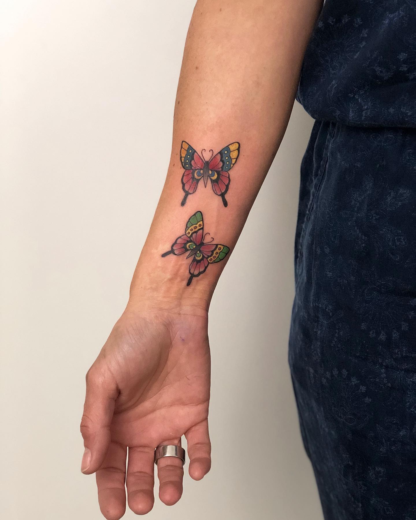 Süße, kleine Traditionals für die liebe Sonja  Danke! #butterflytattoo #butterfl