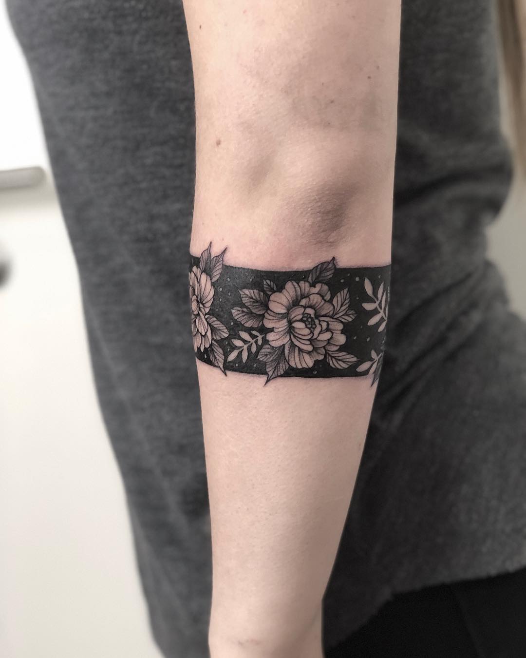 Süßer Armreifen für @dorina_fee von Samstag  #peonytattoo #peonies #bracelet #br