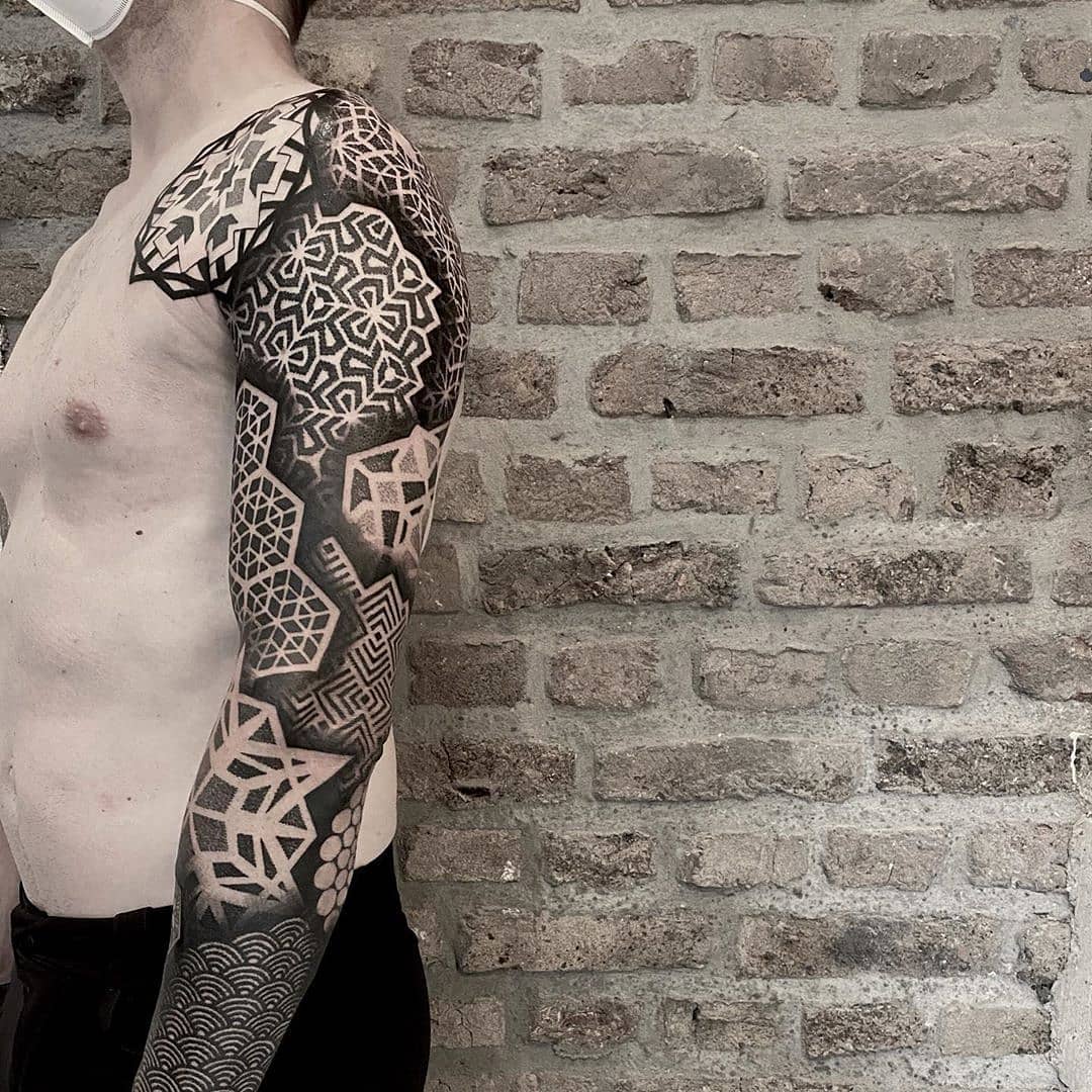 Von @charlotte.euskirchen ♡

Danke Dennis! Fünf Sitzungen auf diesem Arm - gut d