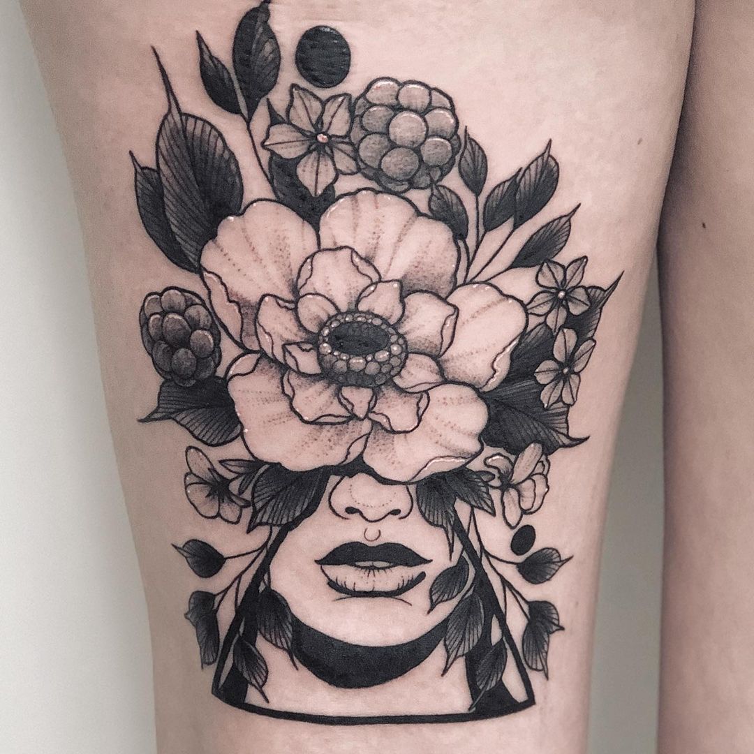 Von @janabrockmeier — Danke Sarah  #ladyhead #flowertattoo #blackworktattoo #bla