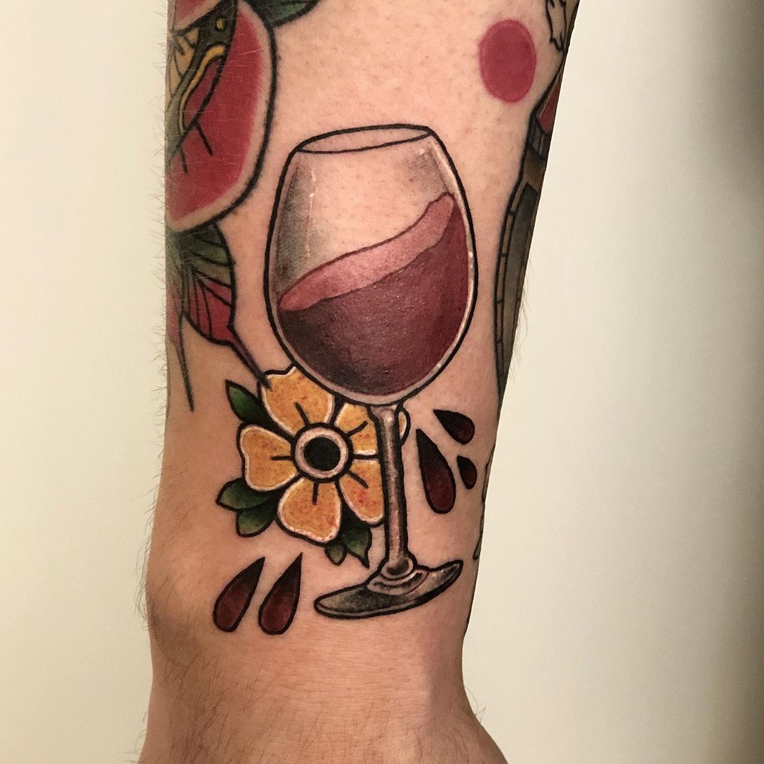 Wine o‘clock - Danke :)  #gapfiller #wineglass #wineoclock #traditionaltattoo #t