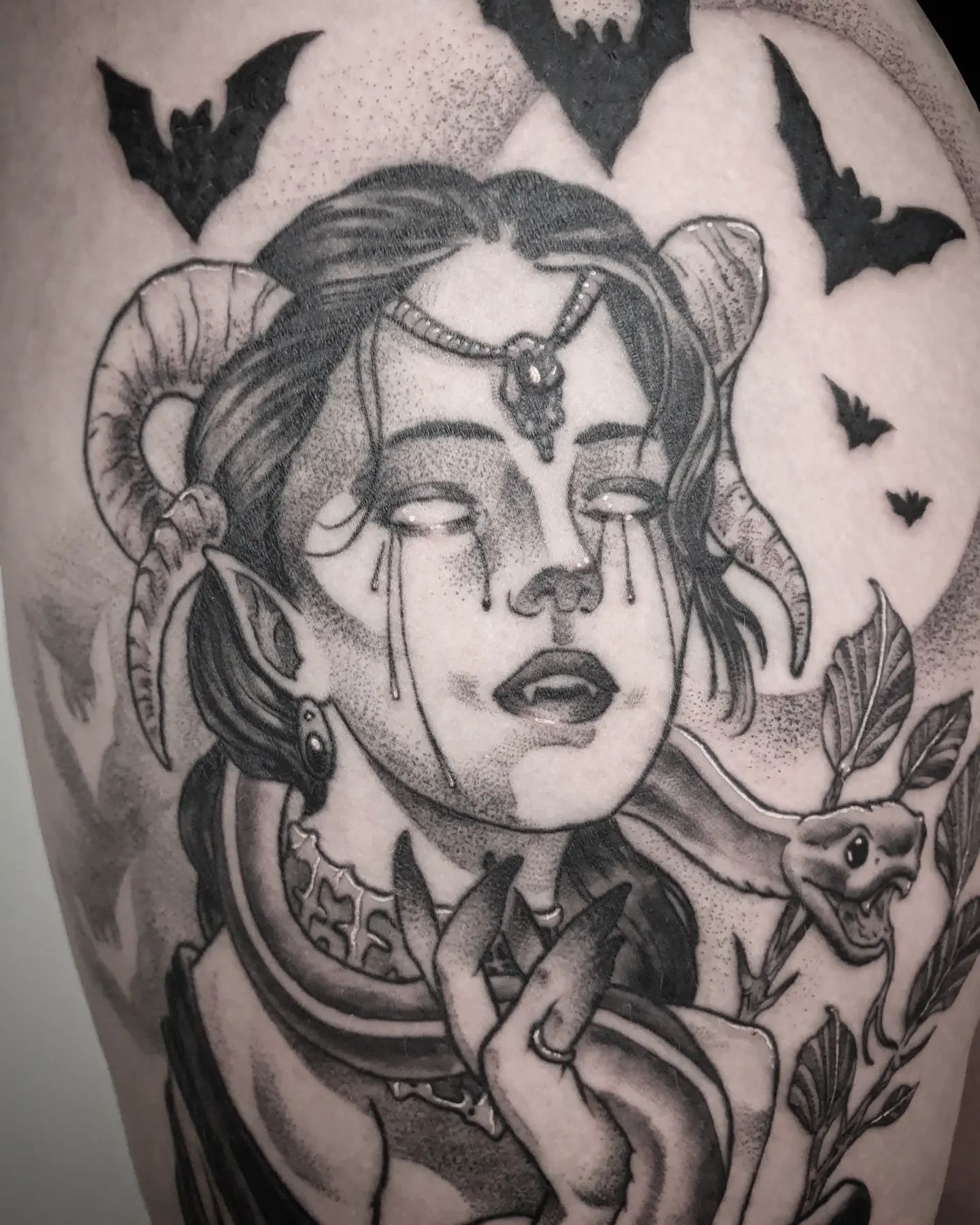 Finished this young lady today :)
.
#tattoo #darkartists #blackwork #demon #dark