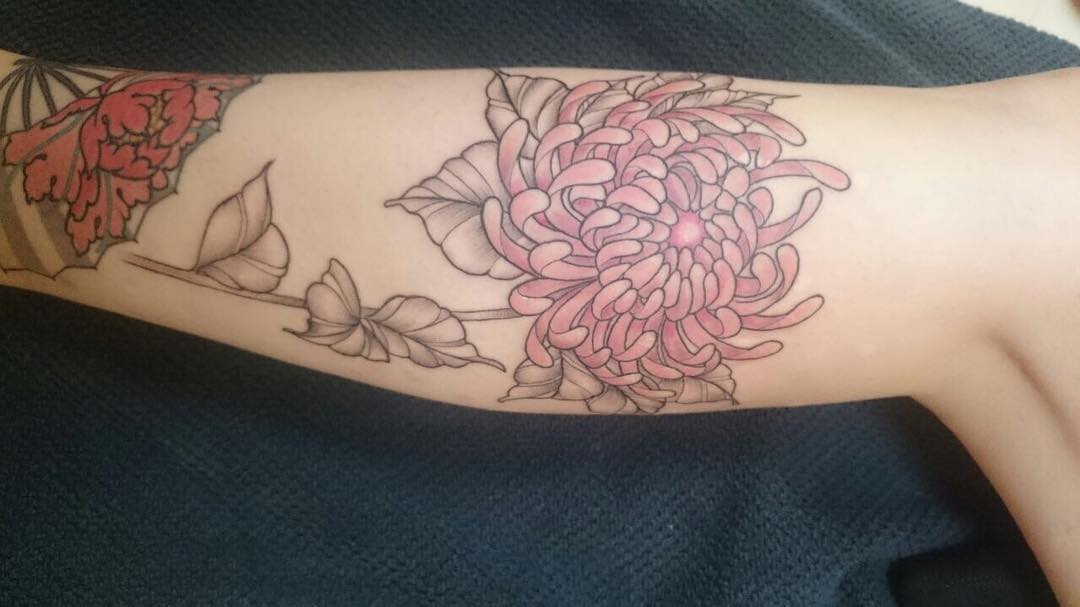 Verheilte Chrysantheme von Käte #chysanthemum #chrysantheme #flower #flowertatto