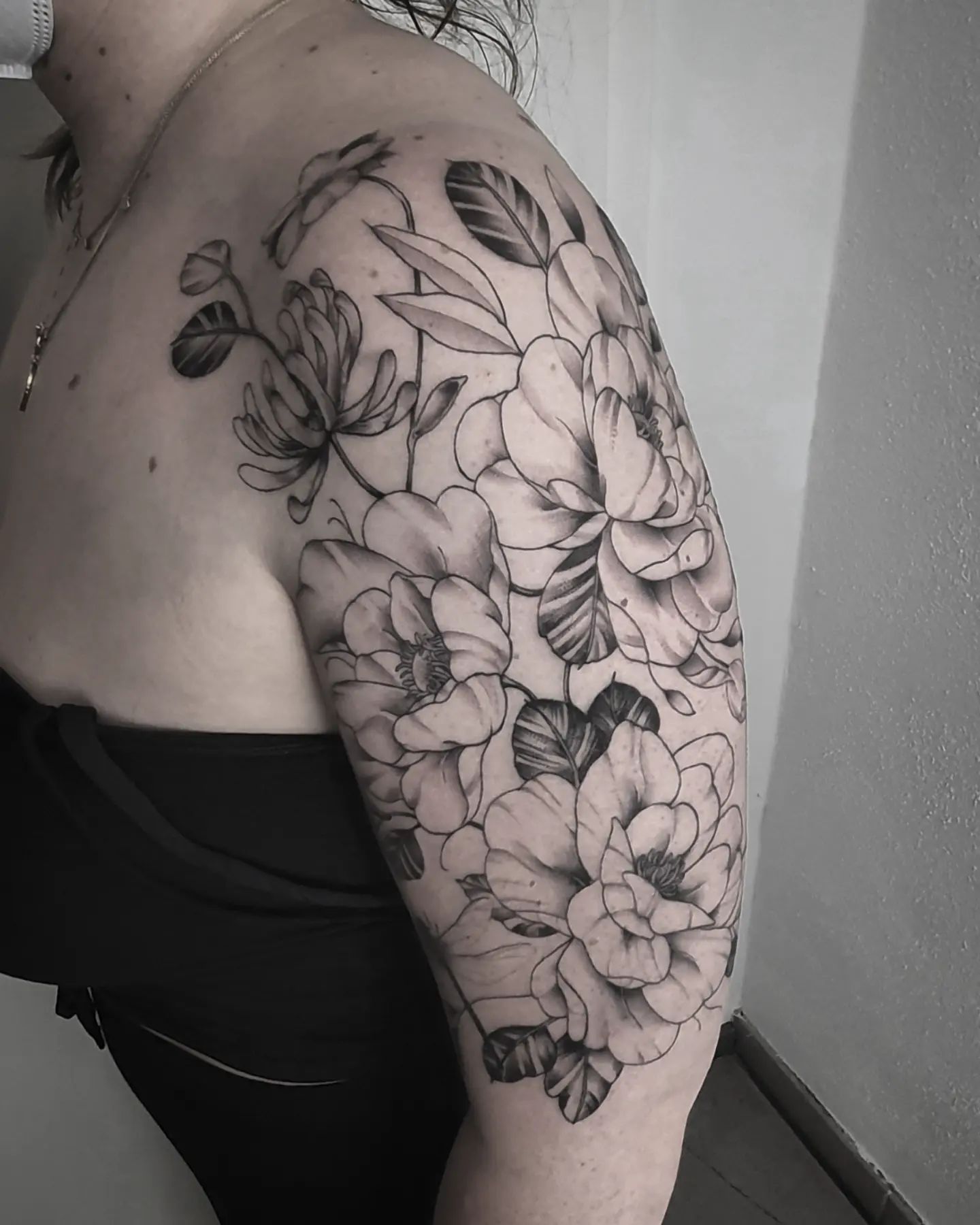 Flowers for homegirl @staemlee 
.
.
.
.
#tattoo #tattoos #ink #inked #art #tatto