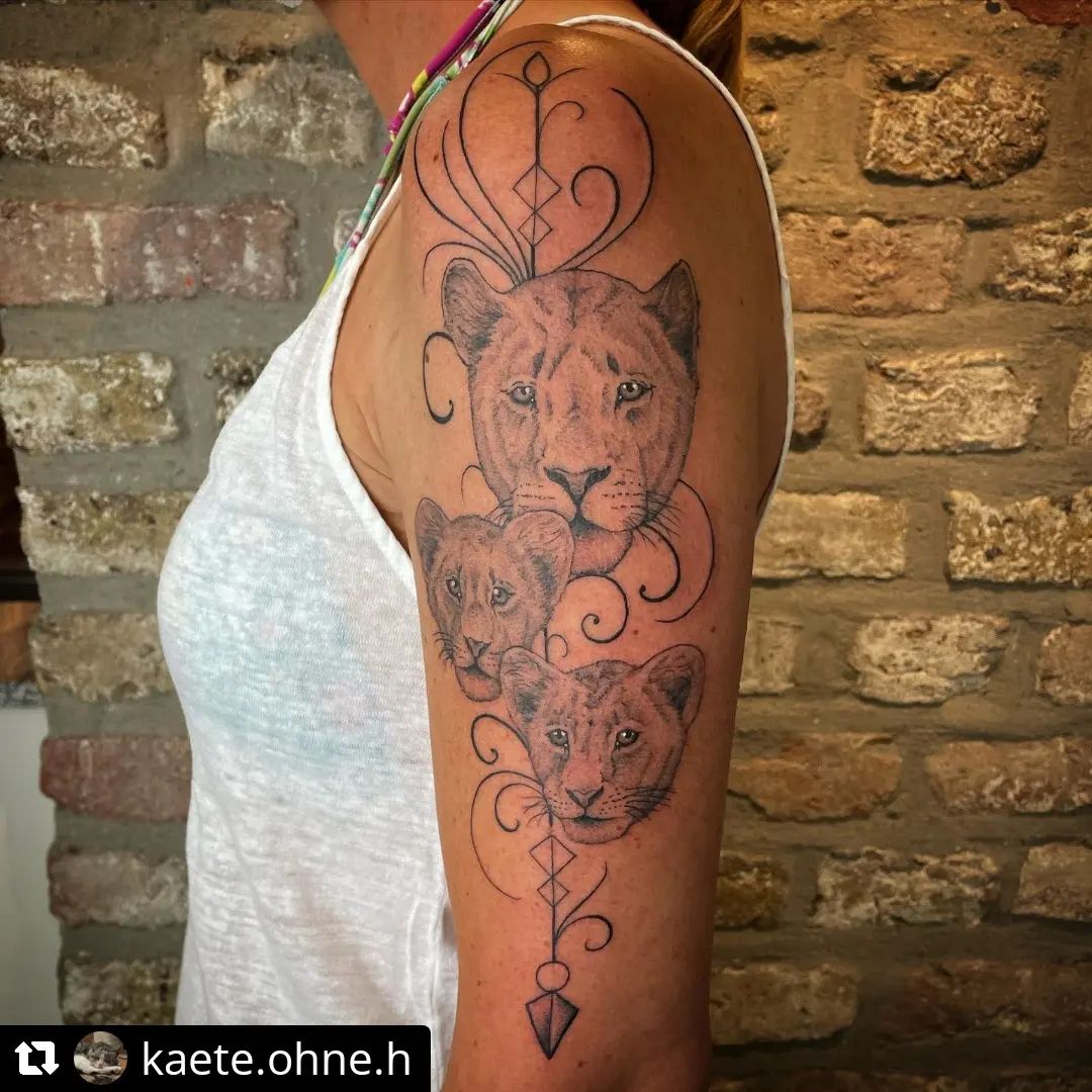 Neu von @kaete.ohne.h
• • • • • •
Löwen  #ink #inked #art #tattooed #tattoo #tat