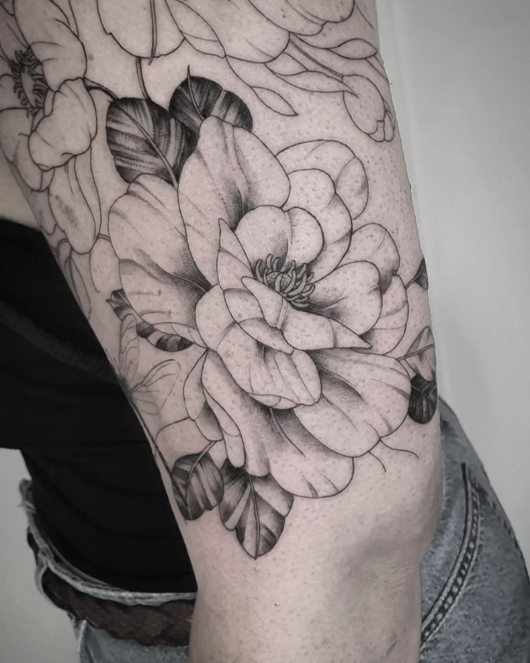 Started this freehand flower piece today  lots of fun! Shoutout to lea for being