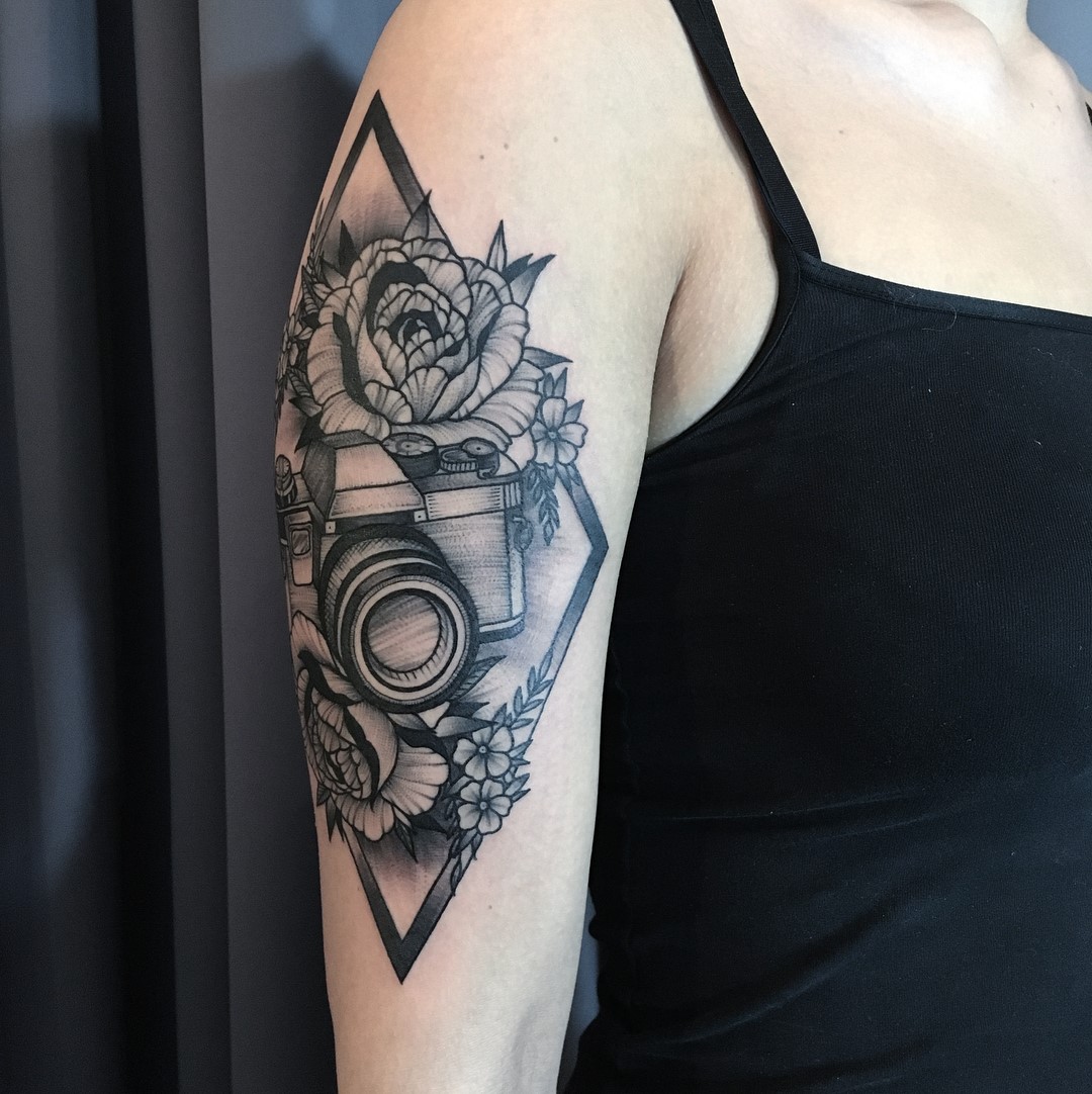 Von Charlotte.euskirchen!

Nice day with Davina! #tattoo #tattoos #ink #inked #i...