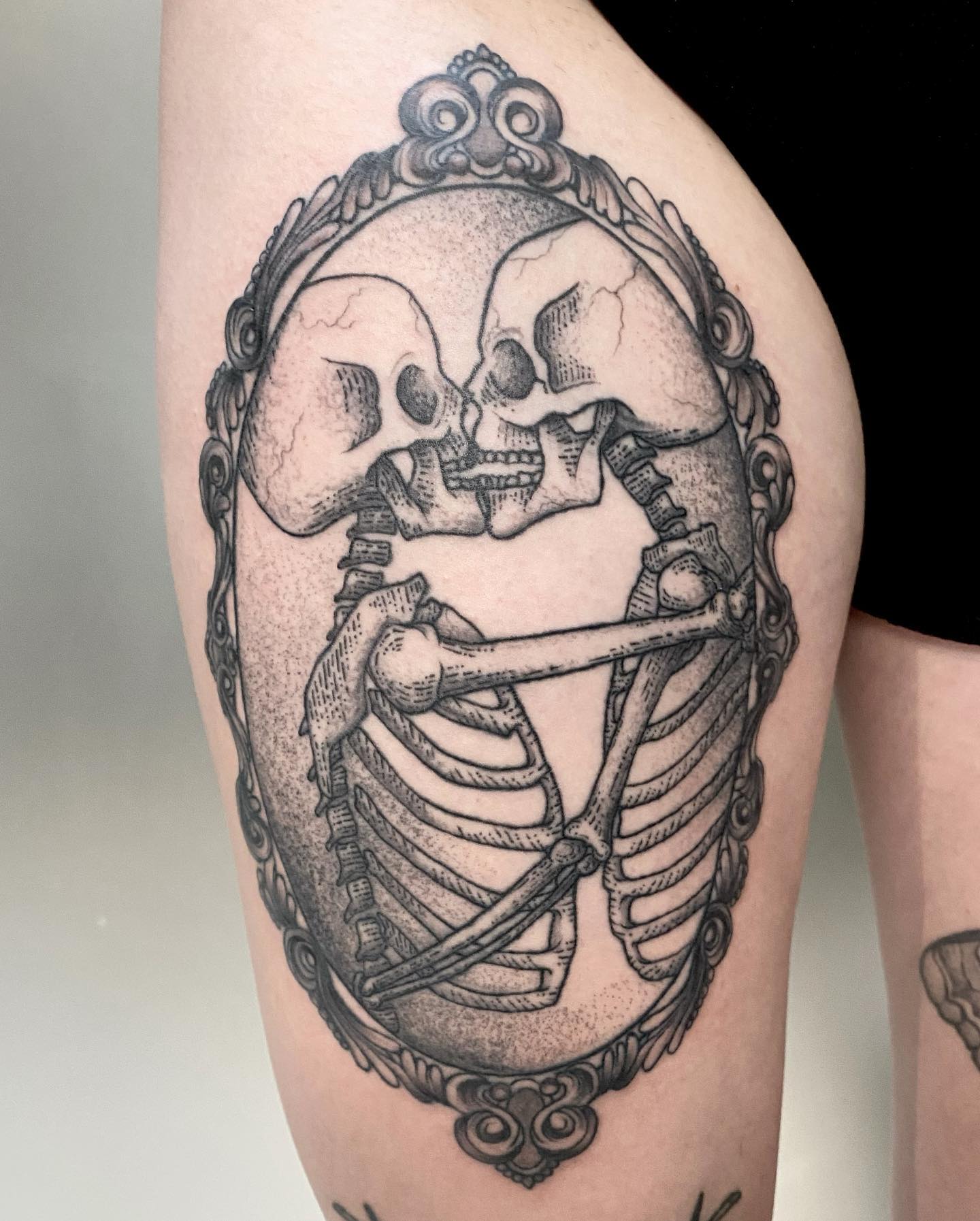 Verheilt auf Stella - Dankeschön 
.
.
.
#colognetattoo #skeletontattoo #blacktat