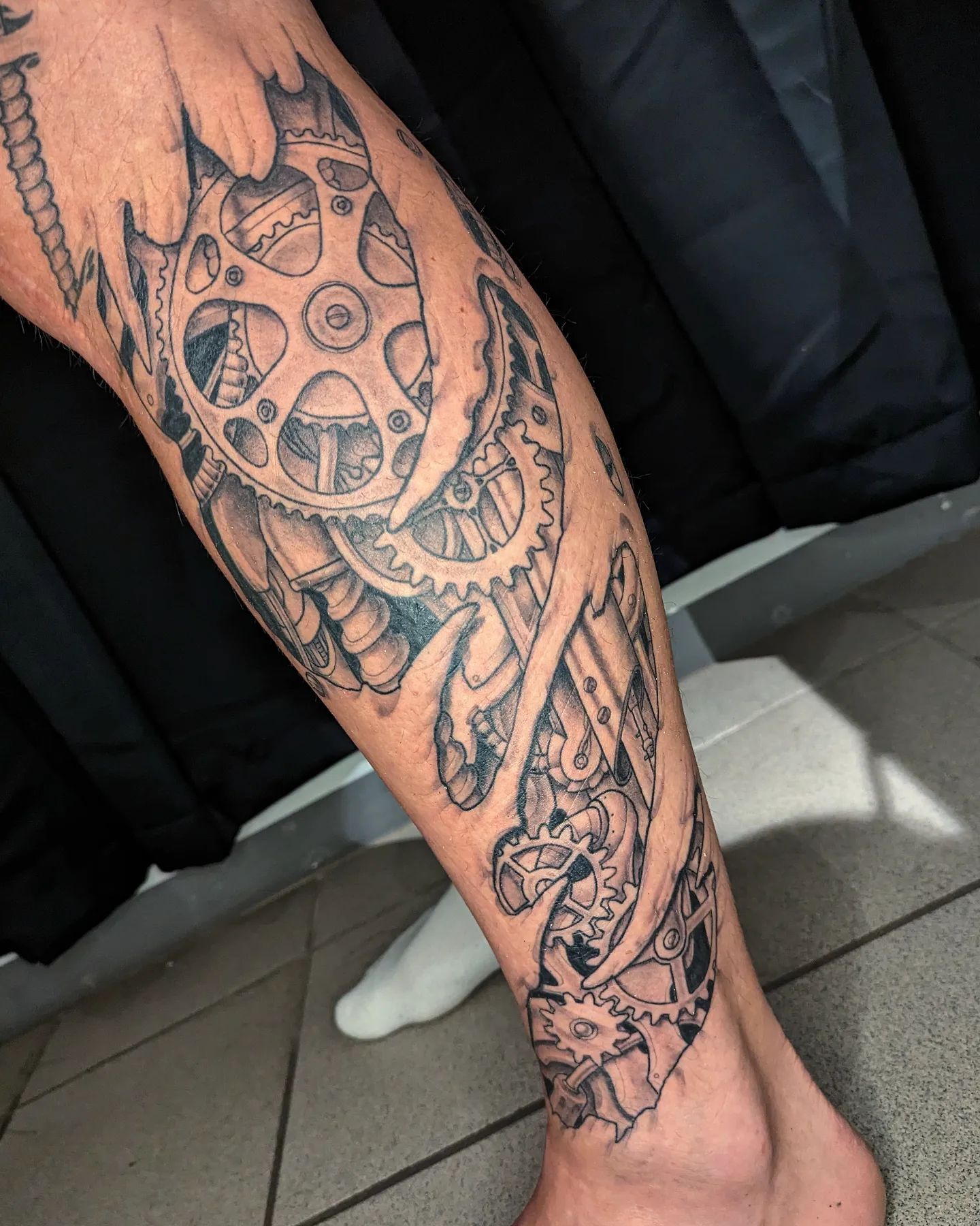 Healing
#biomech #tattoo #art #scifi #ink #inked #tattooartist #tattooed #tattoo