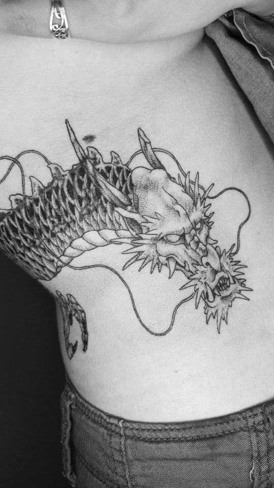 Vielen Dank an die liebe @luzie_roxi für das Vertrauen!
#dragon #japanesetattoo