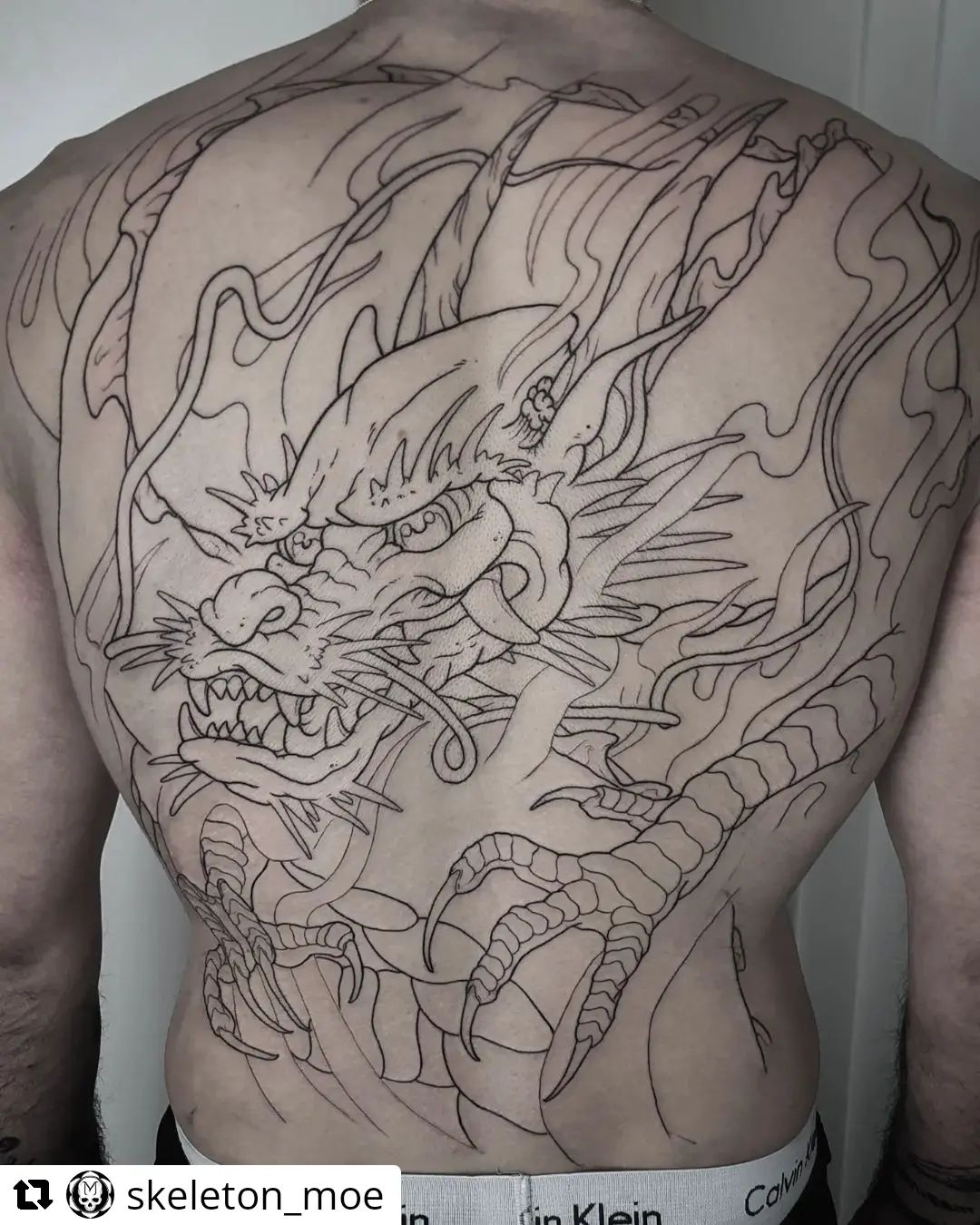 Backpiece von @skeleton_moe
• • • • • •
First session of @optimus_payjam 's back