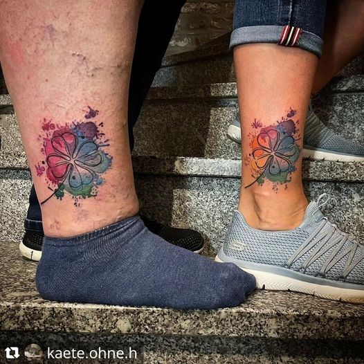 Kleeblätter von @kaete.ohne.h
 • • • • • •
 Kleeblätter  
 •
 •
 •
 •
 #inked #i...