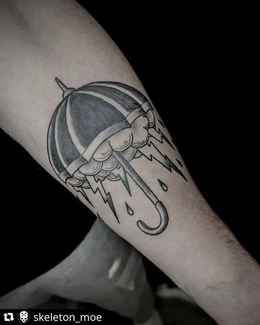 Regenschirm von @skeleton_moe
 • • • • • •
 Umbrella for homey @davmey #tattoo #...