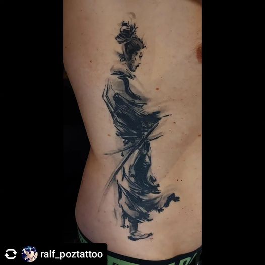 Samurai von @ralf_poztattoo
 #freywerk #colognetattoo #blackandgrey #asiantattoo...