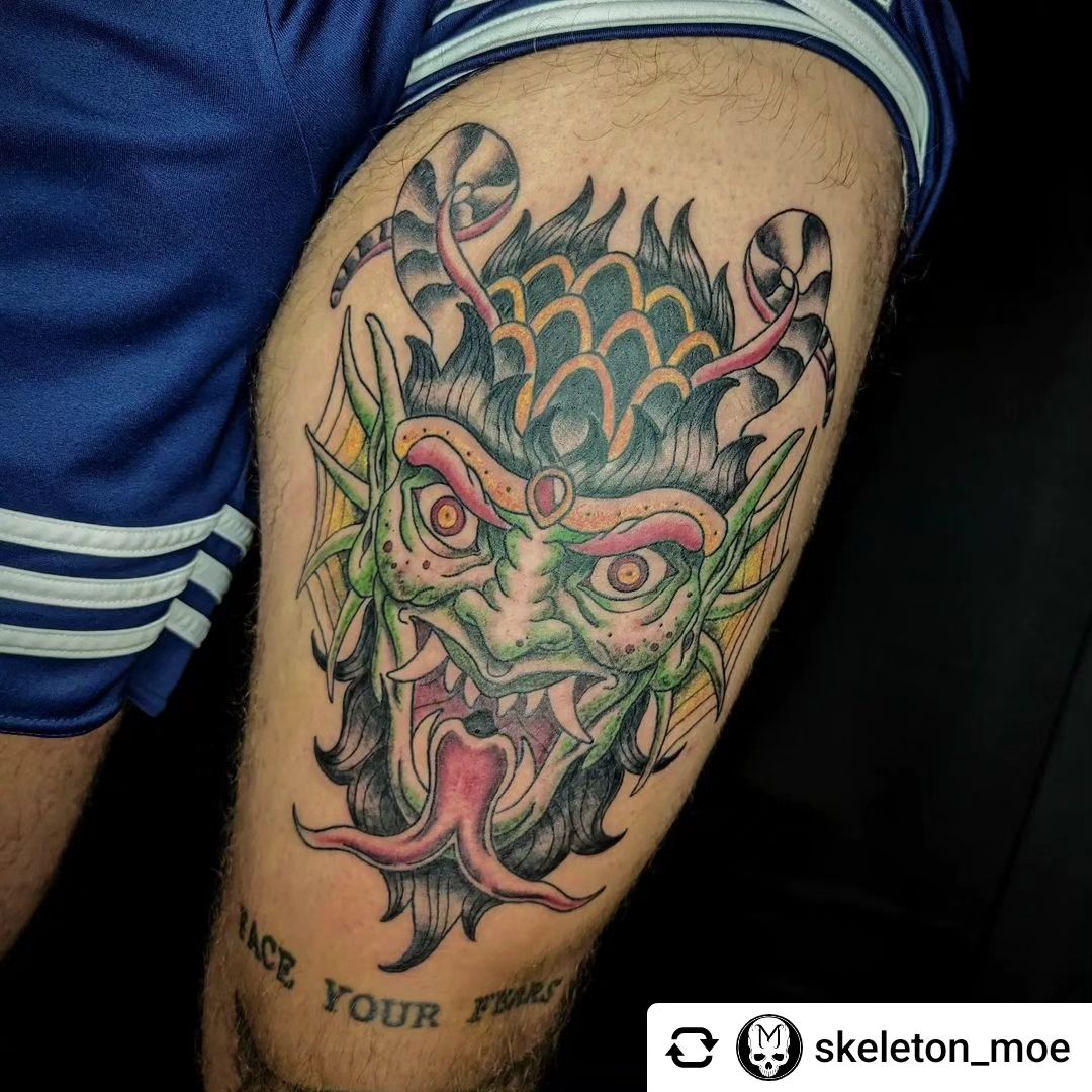 Arbeit von @skeleton_moe

Face your fears
#tattoo #darkartists #blackwork #demon