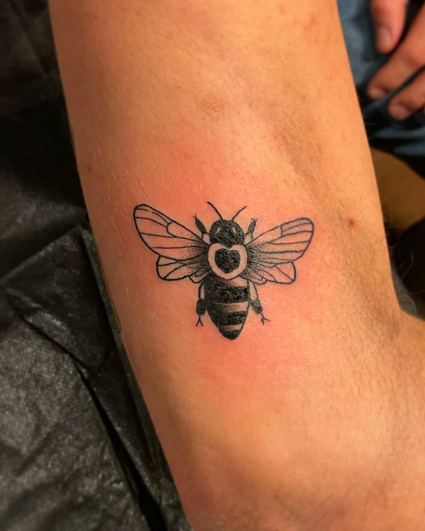 _beee  _
Thank you  

#flashtattoo #flashtattoodesign #tattooideas #illustration