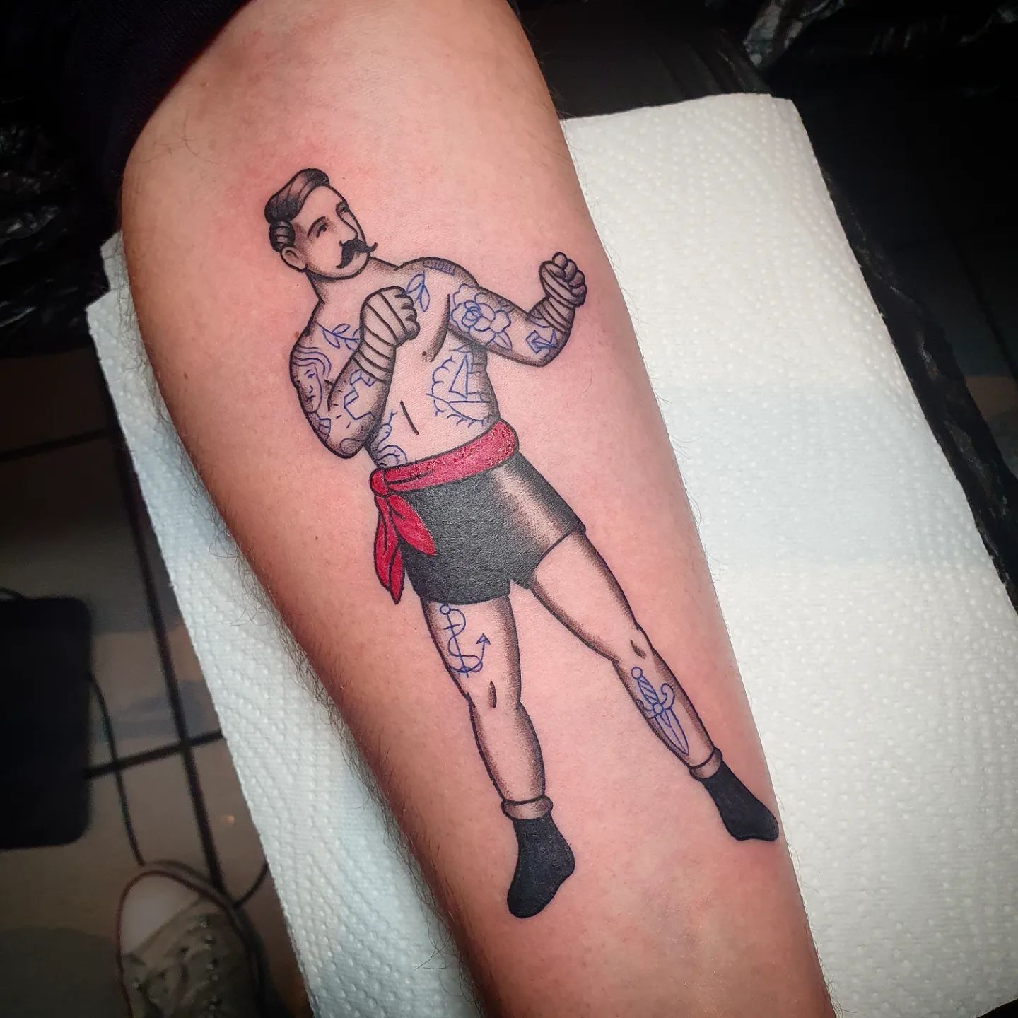 Look at my dirty chucks #boxertattoo #tattoo #tattoos #blackwork #traditionaltat