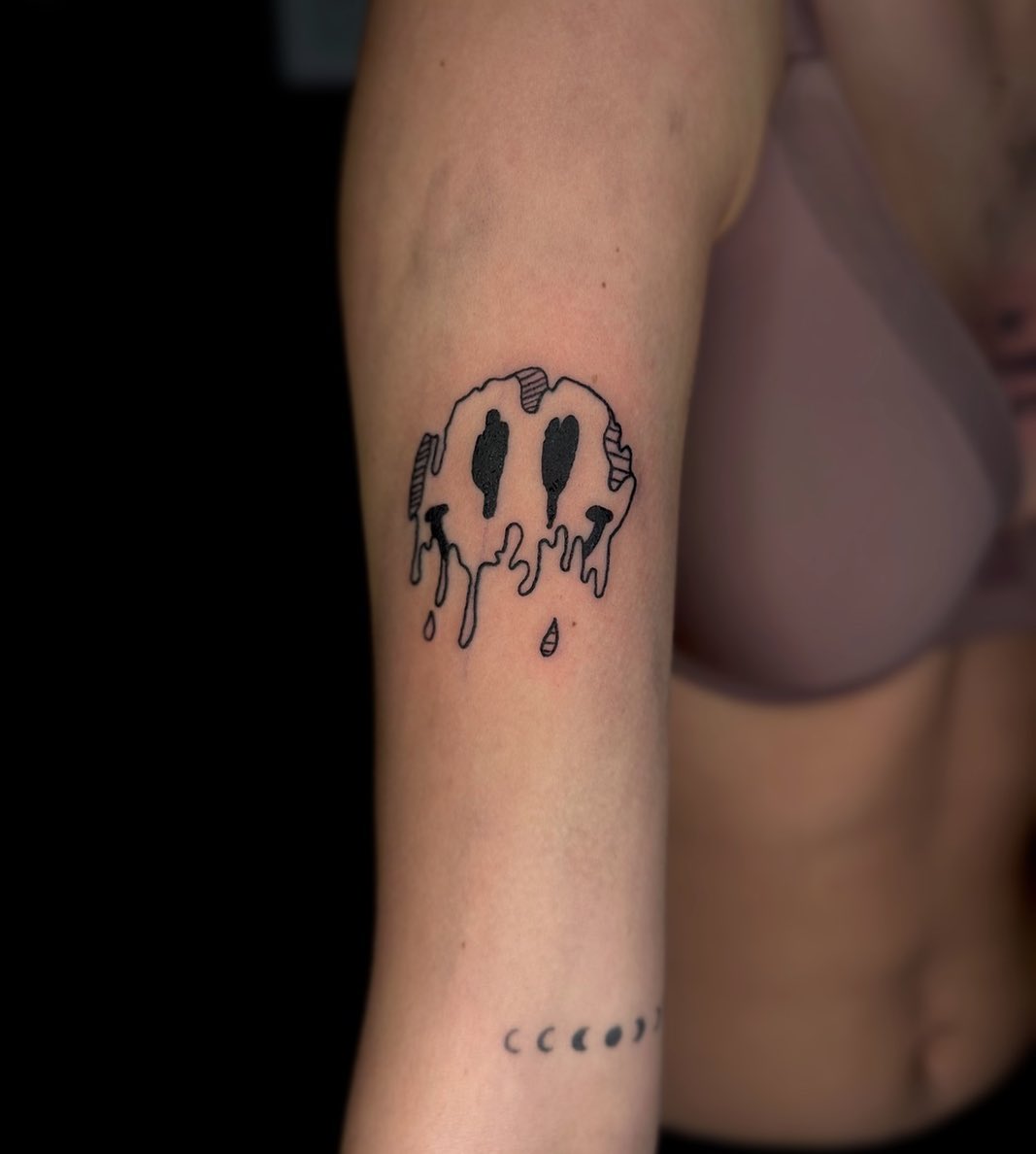 _smiley_ 
.
.
#tattoo #tattoos #wannado #tattooideas #tattooinspiration #ink #in