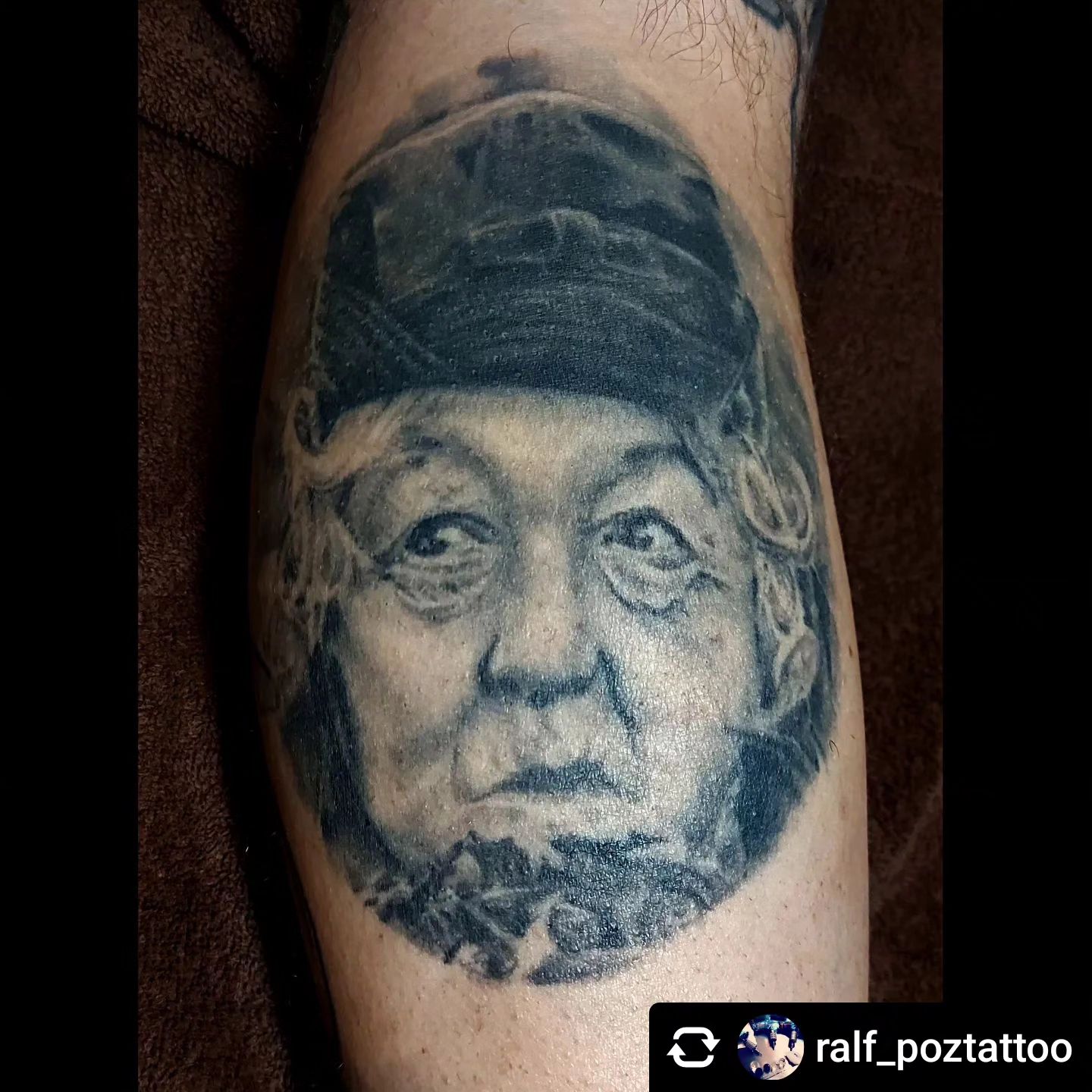 Ca. 15 Jahre altes Portrait von Miss Marple von @ralf_poztattoo

Dürfte nun auch