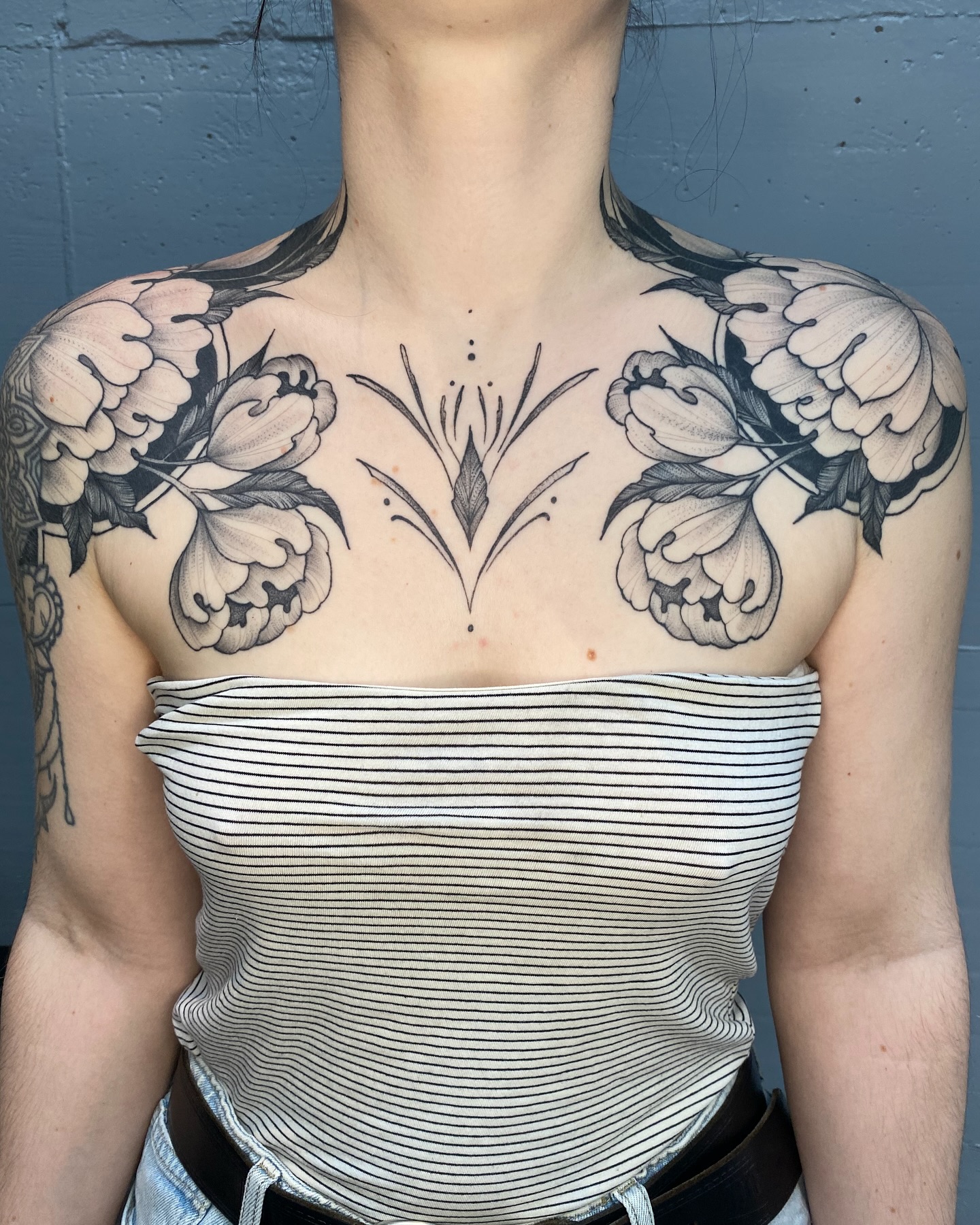 Verheilt auf @cellysmile_ 
.
.
.
#tattoo #tattooed #blacktattoo #botanicaltattoo