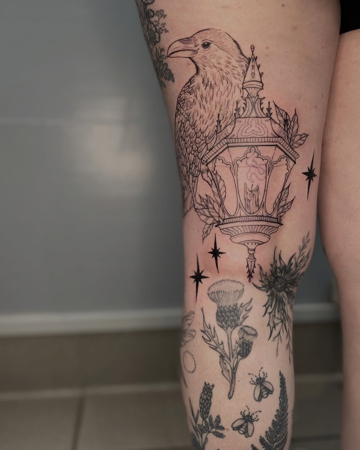 Outlines fertig  Danke Lisa!
.
.
.
#tattoo #tattooed #blacktattoo #botanicaltatt