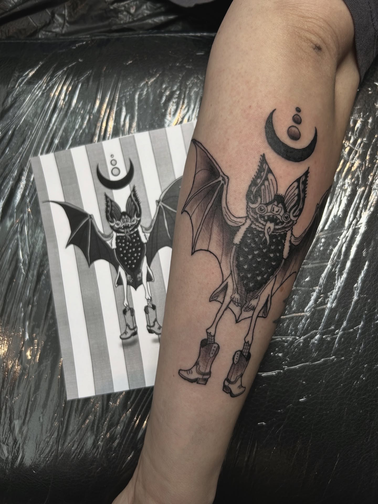 Ober süßes Design von @studio.blini 
.
.
.
#tattoo #colognetattooartist #blackta