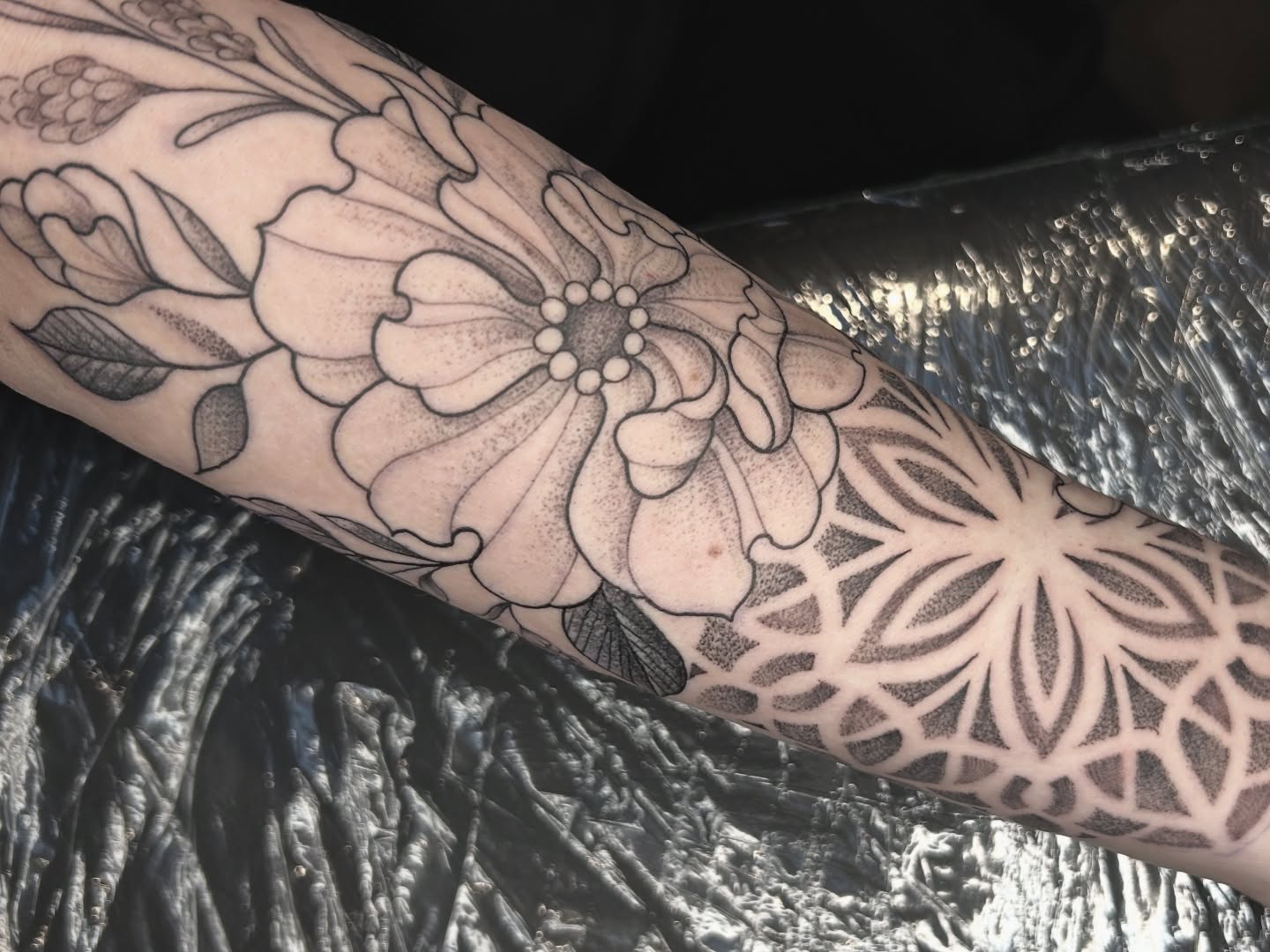 Merci für dein Vertrauen 
.
.
.
#tattoo #blacktattoo #freehandtattoo #germantatt